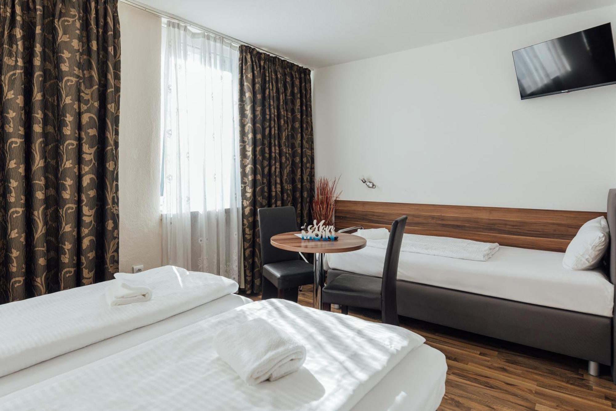 Hotel Hanseat Hamburg-Harburg Buitenkant foto