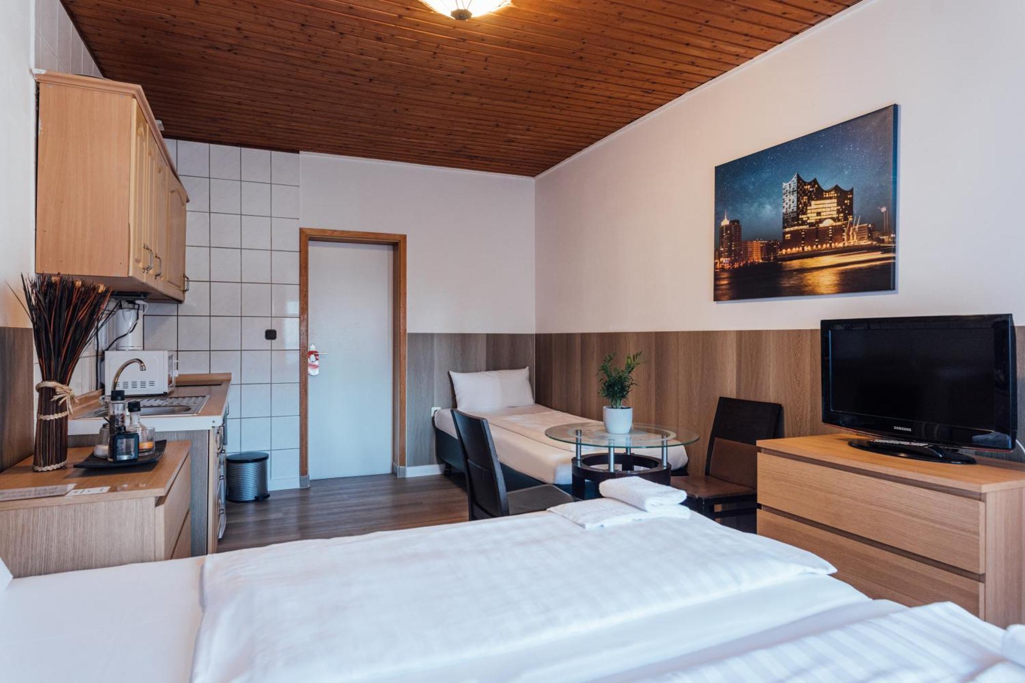 Hotel Hanseat Hamburg-Harburg Buitenkant foto