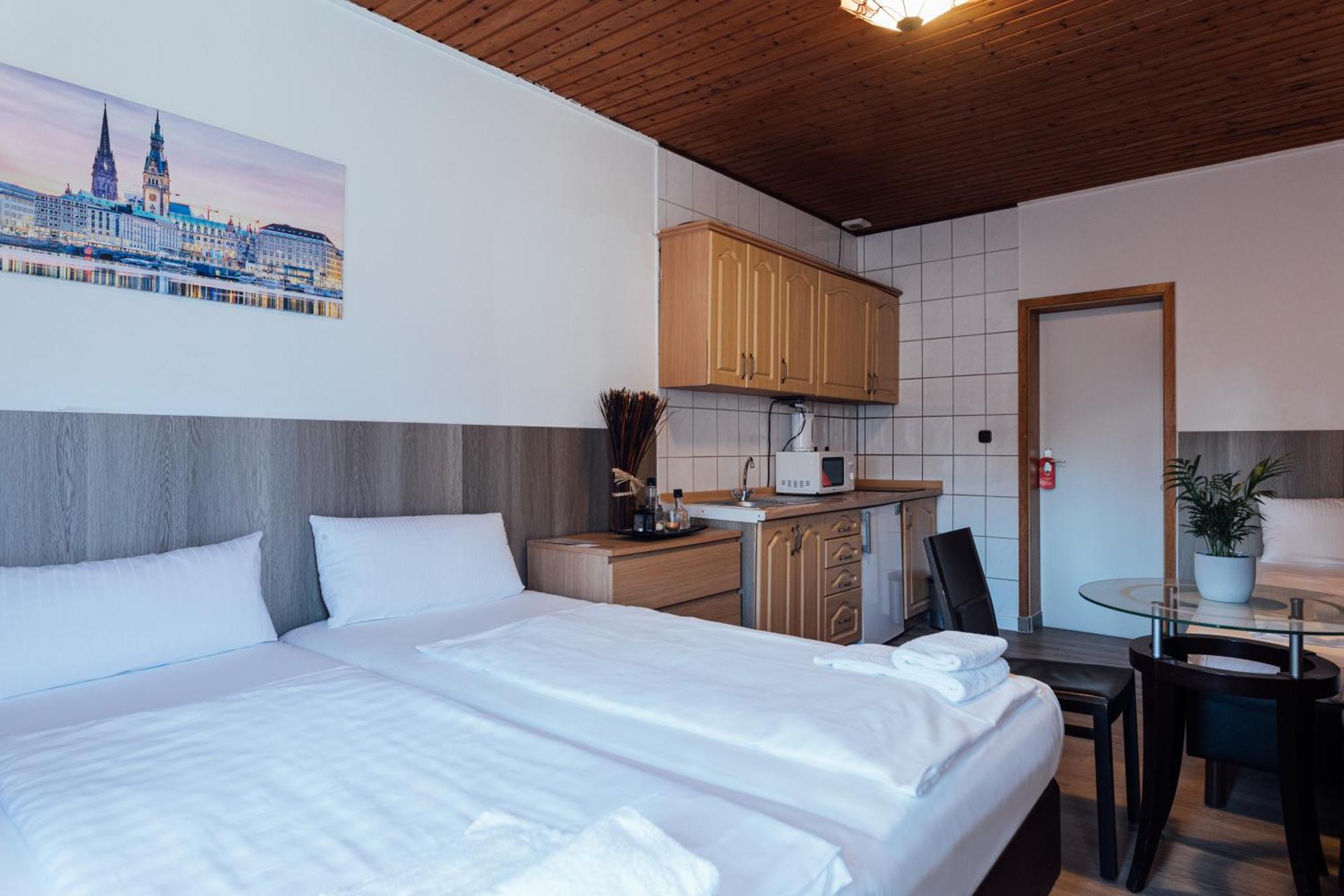 Hotel Hanseat Hamburg-Harburg Buitenkant foto